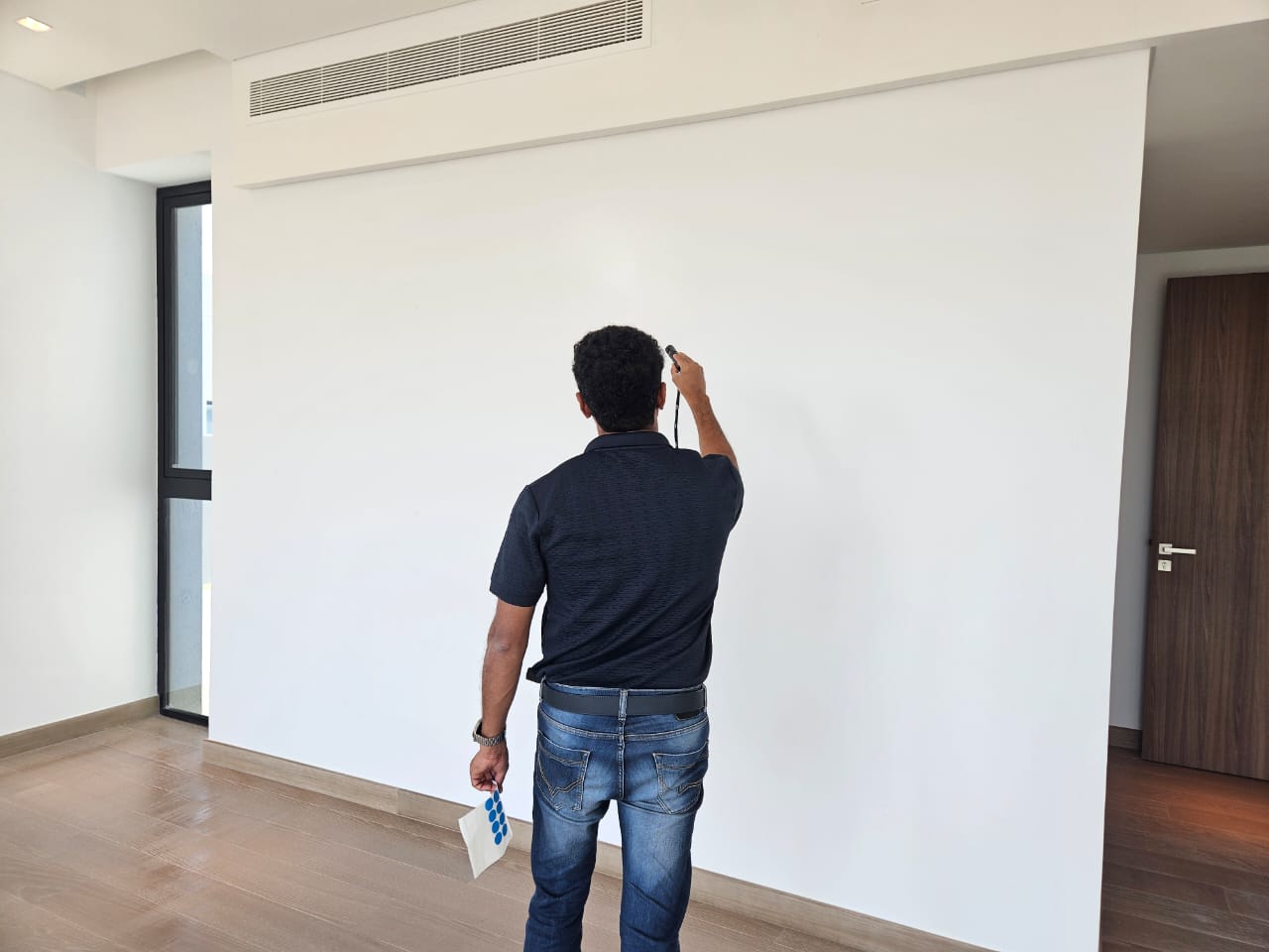 Sharjah mid-rise snagging — defect marking and documentation during Aljada handover
